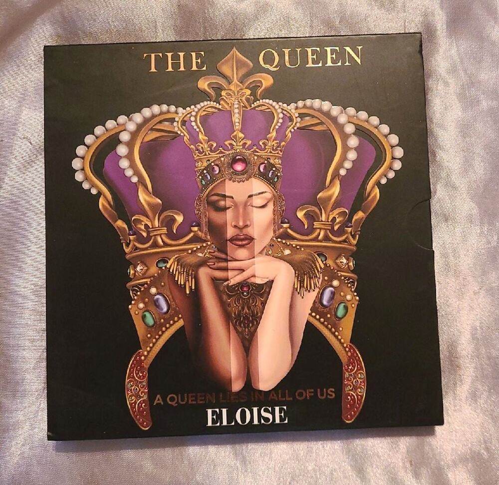 Eloise the Queen eyeshadow palette